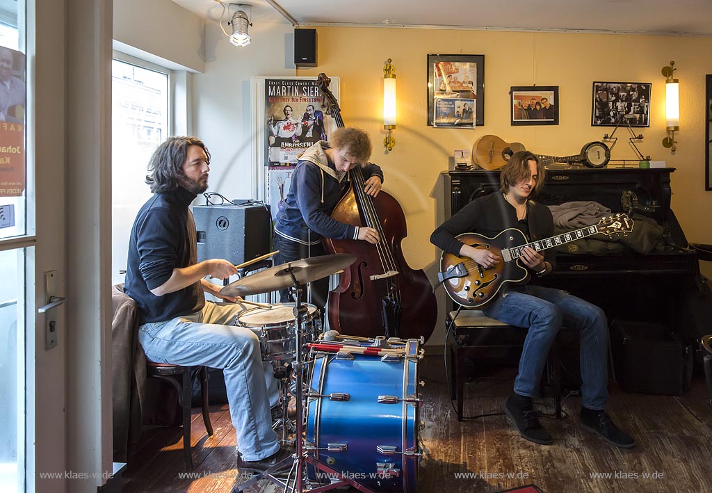 Remscheid-Lennep, Rotationscafe, Danilo Vujovic-Trio, Jazz am Sonntagmorgen; Remscheid Lennep Rotoationscafe, Jazzn at Sunday morning