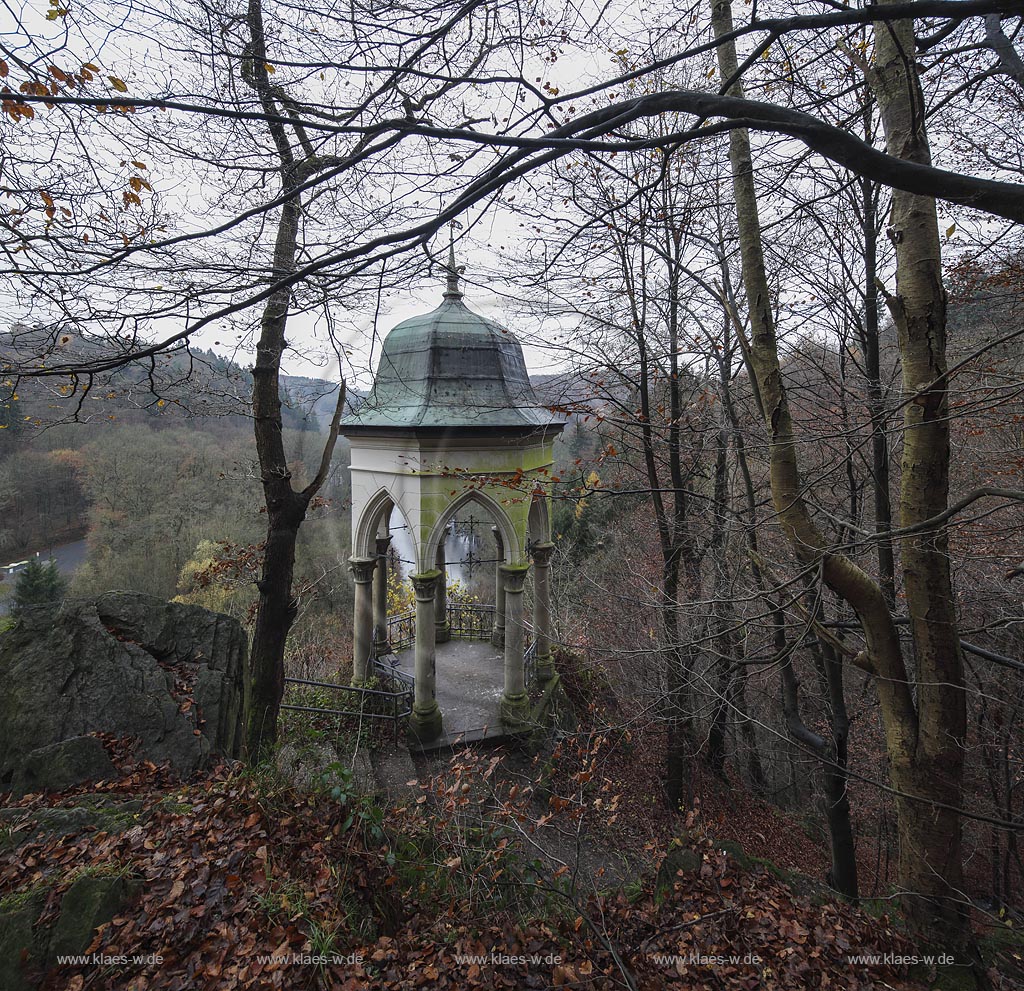 Remscheid-Reinshagen, Diederichstempel bei Solingen-Muengsten, er wurde in neugotischem Stil gebaut und hat eine siebeneckige Grundform. Er wurde 1901 errichtet. Er gehoert der Stadt Solingen, steht aber auf Remscheider Stadtgebiet; Remscheid-Reinshagen, temple Diederichstempel near Solingen-Muengsten.