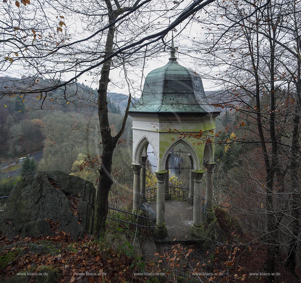Remscheid-Reinshagen, Diederichstempel bei Solingen-Muengsten, er wurde in neugotischem Stil gebaut und hat eine siebeneckige Grundform. Er wurde 1901 errichtet. Er gehoert der Stadt Solingen, steht aber auf Remscheider Stadtgebiet; Remscheid-Reinshagen, temple Diederichstempel near Solingen-Muengsten.