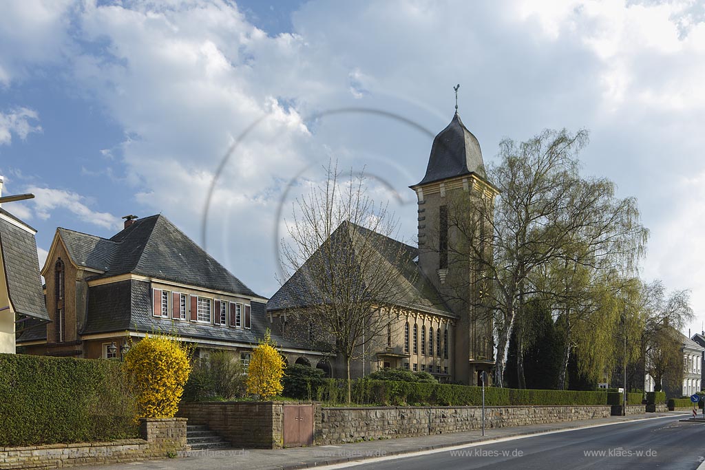 Remscheid Reinshagen, evangelische Adolf-Clarenbach-Kirche; Remscheid Reinshagen, evangelic church Adolf-Clarenbach-Kirche.