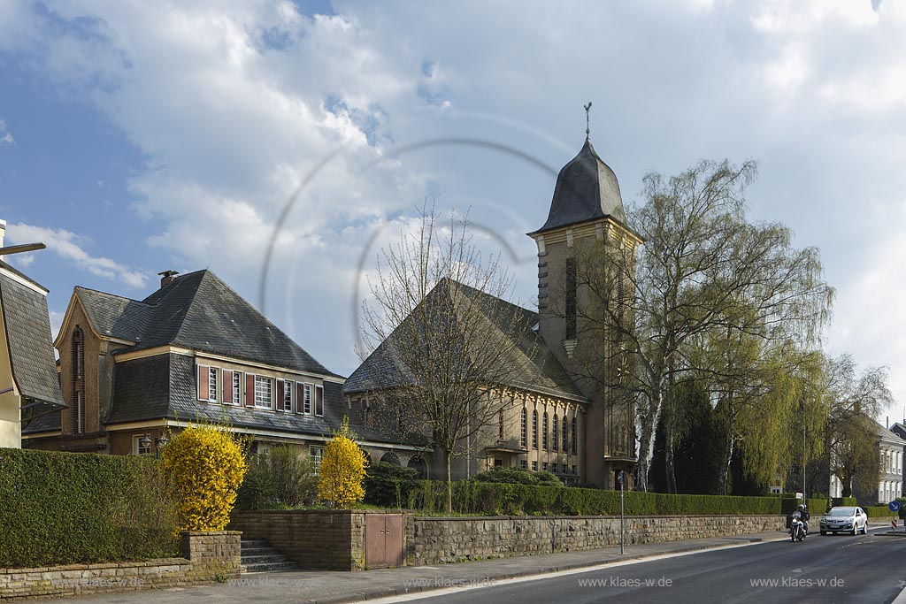 Remscheid Reinshagen, evangelische Adolf-Clarenbach-Kirche; Remscheid Reinshagen, evangelic church Adolf-Clarenbach-Kirche.