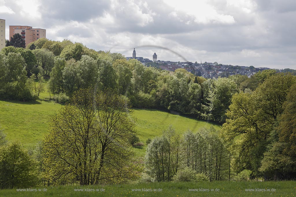 Remscheid-Sued, Hohenhagen mit Stadtkegel im Hintergrund; Remscheid-Sued, Hohenhagen with view to the inner city in the background.