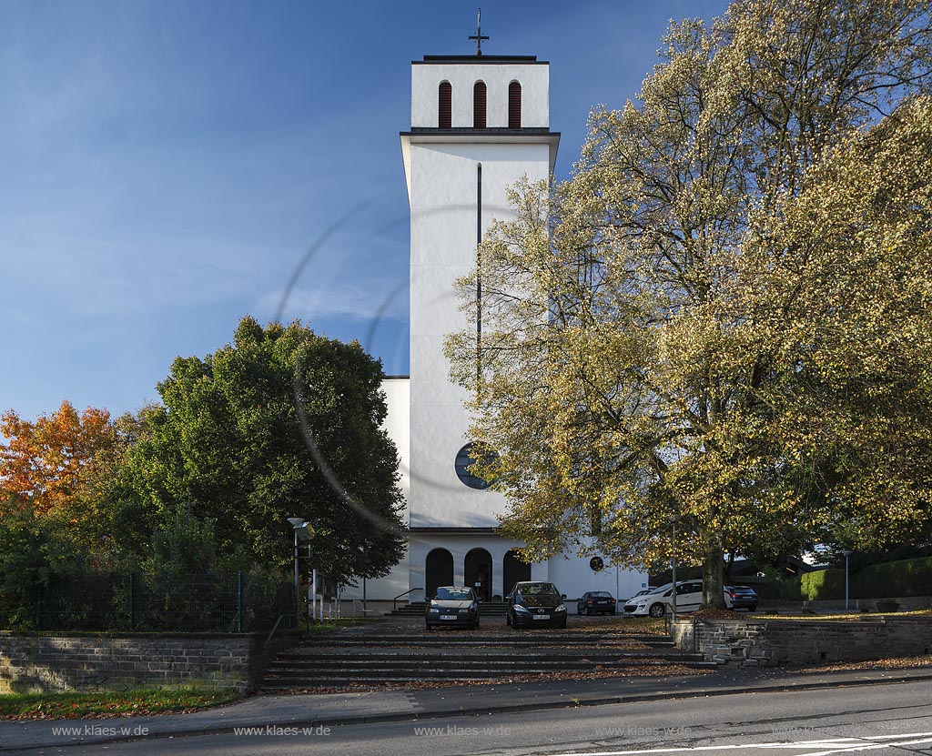 Remscheid-Sued, katholische St. Josef-Kirche, nach Plaenen des Architekten "Otto Christ" gebaut; Remscheid-Sued, catholic church St. Josef-Kirche.