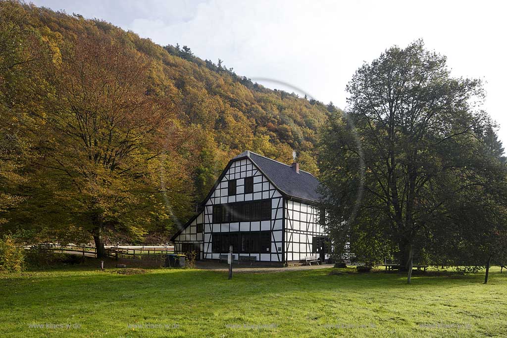 Solingen Balkhausen,Balkhauser Kotten in Herbstlandschaft, Solingen Balkhausen, framework millin autum landscape