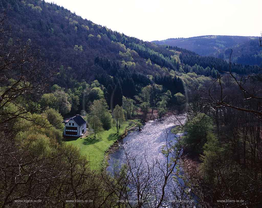 Balkhausen, Solingen, Regierungsbezirk Dsseldorf, Blick auf Balkhauser Kotten mit Wupper und Landschaft im Sommer