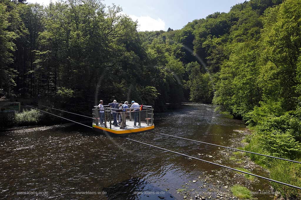 Solingen Muengsten, Brueckenpark mit Wupper und  Schwebefaehre; Solingen-Muengsten, bridge park with the river wupper and an aerial ferry boat