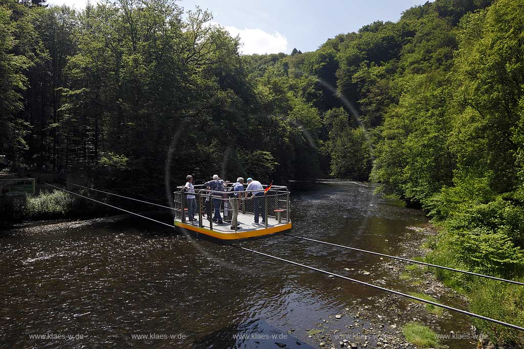 Solingen Muengsten, Brueckenpark mit Wupper und  Schwebefaehre; Solingen-Muengsten, bridge park with the river wupper and an aerial ferry boat