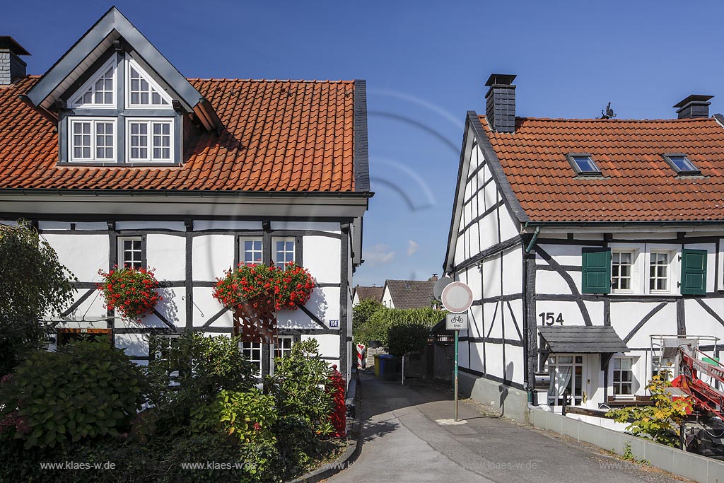 Solingen Ohligs Auferhoehe, Fachwerkhauser im Dorf Rupelrath;  Solingen Ohligs Aufderhoehe, framework houses in village Rupelrath 