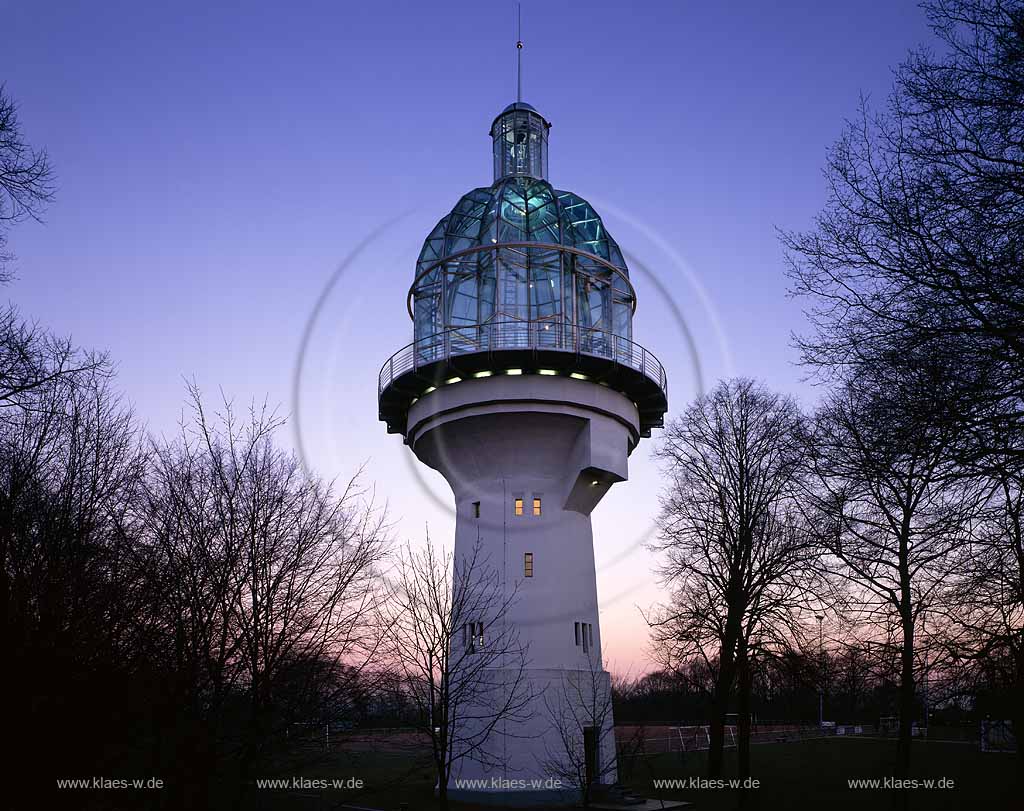 Graefrath, Grfrath, Solingen, Bergisches Land, Blick auf Wasserturm, Lichtturm im Abendlicht