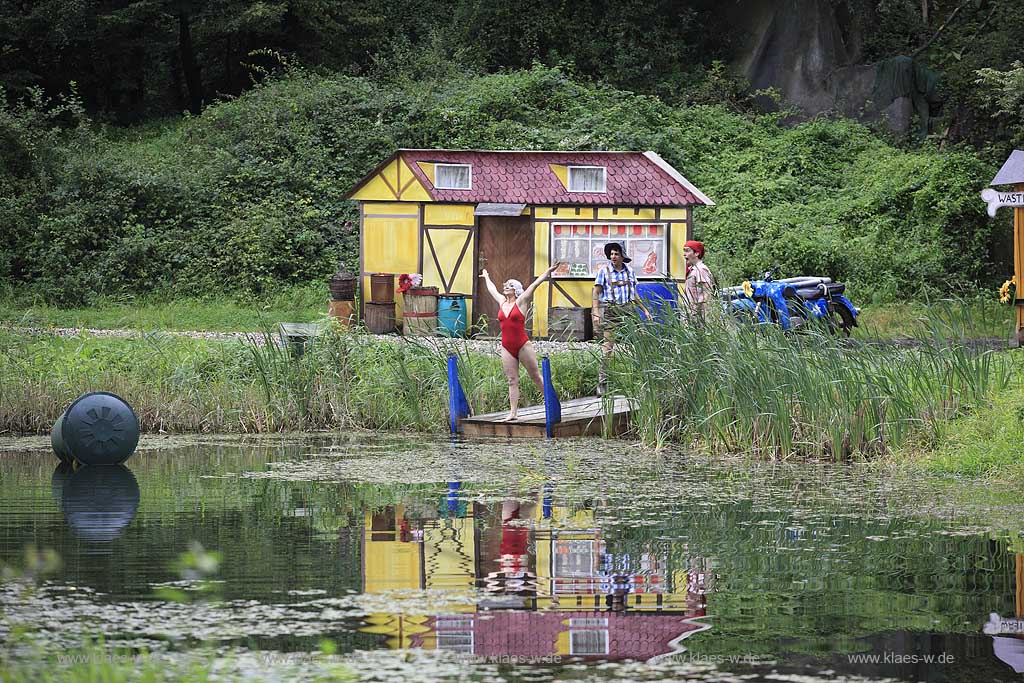 Blick auf Spielszene des Stck, Stueck der Raeuber, Ruber Hotzenplotz auf der Freilichtbhne, Freilichtbuehne in Ratingen am Blauen See