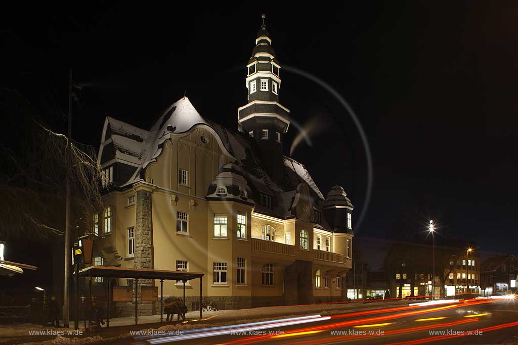 Remscheid-Lttringhausen Luettringhausen historisches Rathaus in nachtlicher Beleuchtung; historic al guildhall of Luettringhausen in nightlight illumination