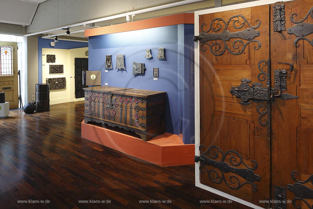 Velbert, Deutsches Schloss- und Beschlaegemuseum, Innenansicht; Wuppertal Velbert, mueseum Deutsches Schloss- und Beschlaegemuseum, interior view.