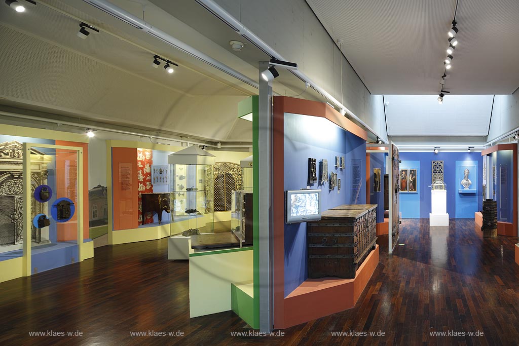 Velbert, Deutsches Schloss- und Beschlaegemuseum, Innenansicht; Wuppertal Velbert, mueseum Deutsches Schloss- und Beschlaegemuseum, interior view.