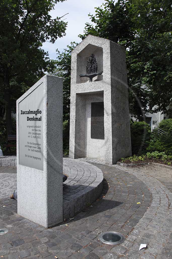 Waldbroel, Zuccalmaglio Denkmal aus Stein, Anton Wilhelm Florentin von Zuccalmaglio war ein deutscher Heimatschriftsteller und Volksliedforscher, Dichtermusiker und Komponist, historical monument of  Zuccalmaglio