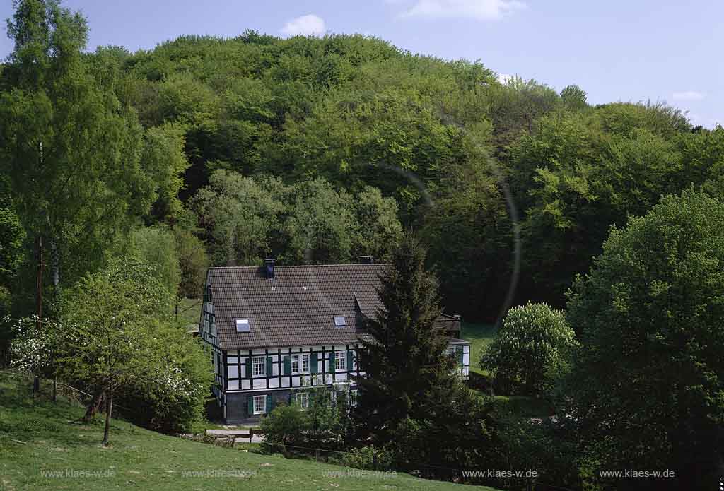 Berger Mhle, Berger Muehle, Wermelskirchen, Rheinisch-Bergischer Kreis, Blick auf Fachwerkhaus Berger Mhle, Muehle  