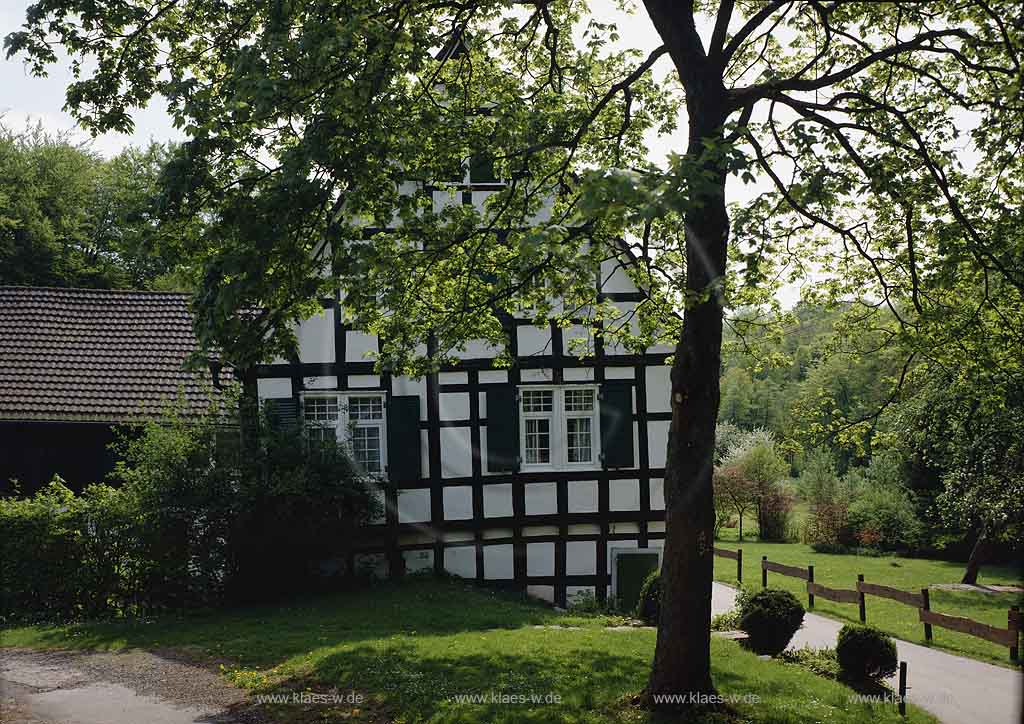 Berger Mhle, Berger Muehle, Wermelskirchen, Rheinisch-Bergischer Kreis, Blick auf Fachwerkhaus Berger Mhle, Muehle  