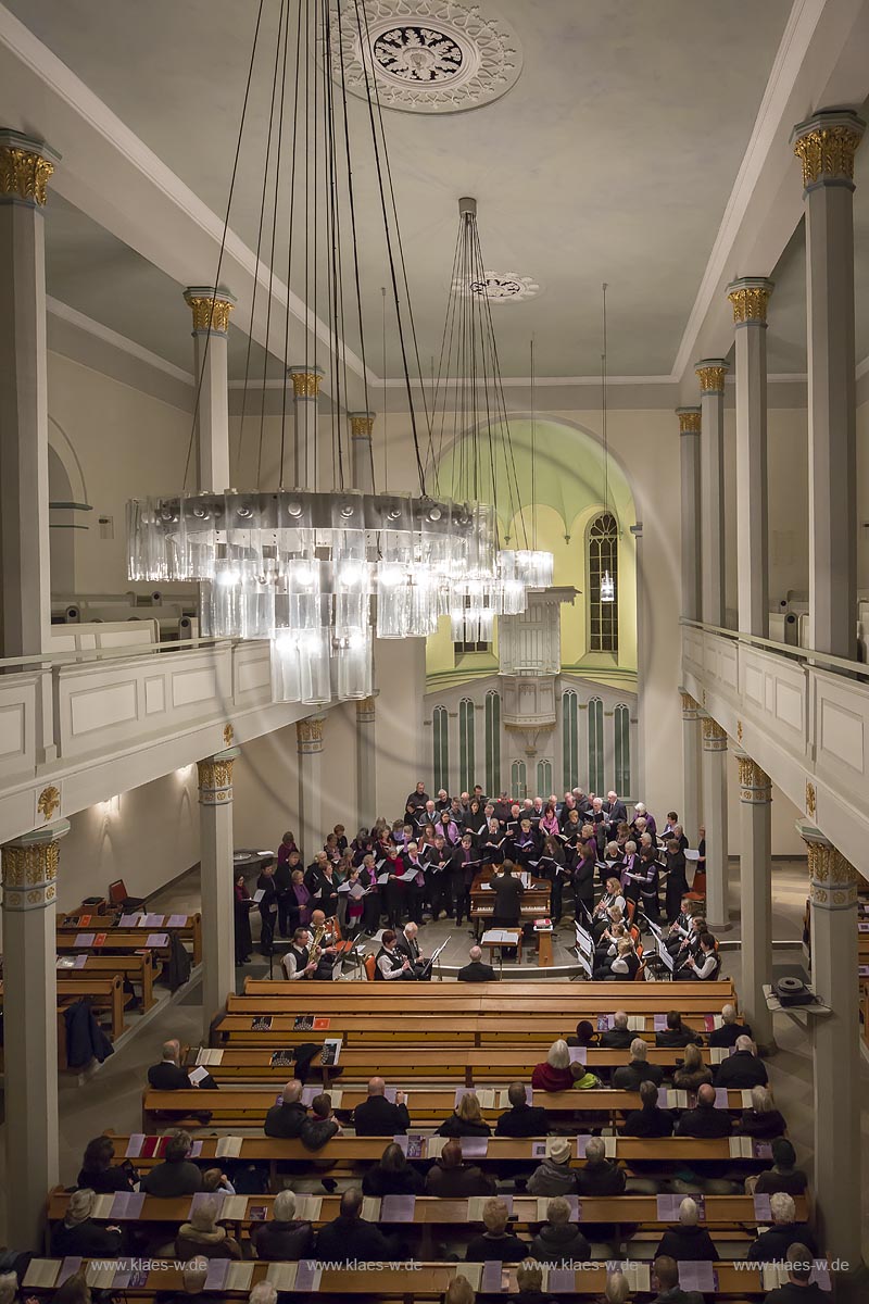 Wermelskirchen, Evagelische Stadtkirche, Adventskonzert der Kantorei, Mitsingprojekt unter Leitung von Kantor Andreas Pumpa und Kal Wilhelm Wilke