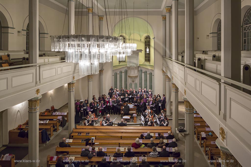 Wermelskirchen, Evagelische Stadtkirche, Adventskonzert der Kantorei, Mitsingprojekt unter Leitung von Kantor Andreas Pumpa und Kal Wilhelm Wilke