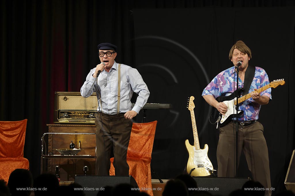 Wermelskirchen, Kulturzentrum Kattwinkelsche Fabrik, multifunktionales Begegnungszentrum fuer Kabarett, Musik und Kleinkunst, hier: Herbert Knebels Affentheater "Maenner ohne Nerven" Programm 2015.