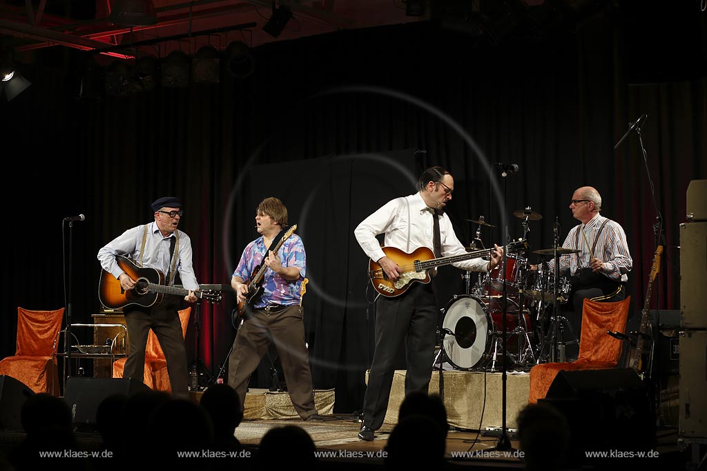 Wermelskirchen, Kulturzentrum Kattwinkelsche Fabrik, multifunktionales Begegnungszentrum fuer Kabarett, Musik und Kleinkunst, hier: Herbert Knebels Affentheater "Maenner ohne Nerven" Programm 2015.