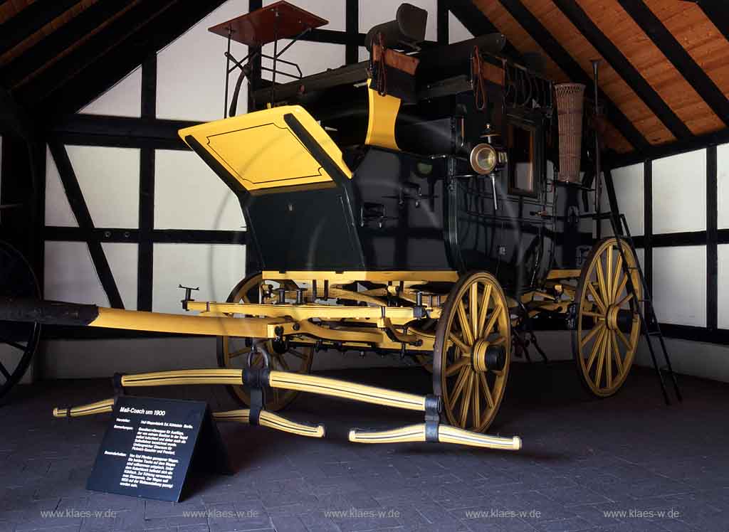 Wiehl, Oberbergischer Kreis, Bergisches Land, Regierungsbezirk Kln, Blick in Museum Achse, Rad und Wagen, Blick auf Historische Kutsche 