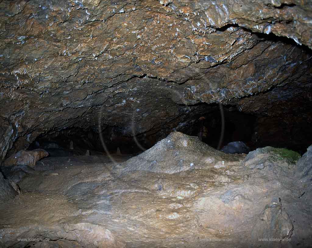 Wiehl, Oberbergischer Kreis, Bergisches Land, Regierungsbezirk Kln, Blick in Tropfsteinhoehle, Tropfsteinhhle mit Sicht auf Formation Eisbaer, Eisbr und Ameisenhuegel, Ameisenhgel 