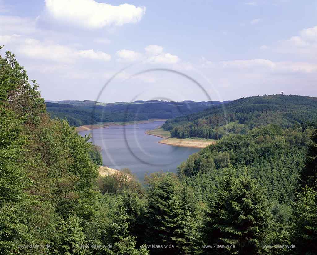 Wiehltalsperre, Reichshof, Gummersbach, Oberbergischer Kreis, Bergisches Land, Blick auf Talsperre und Landschaft 