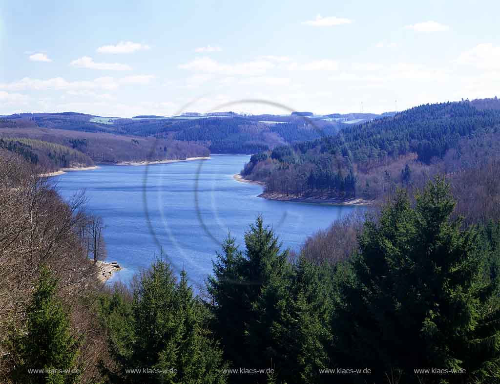 Wiehltalsperre, Reichshof, Gummersbach, Oberbergischer Kreis, Bergisches Land, Blick auf Talsperre und Landschaft 