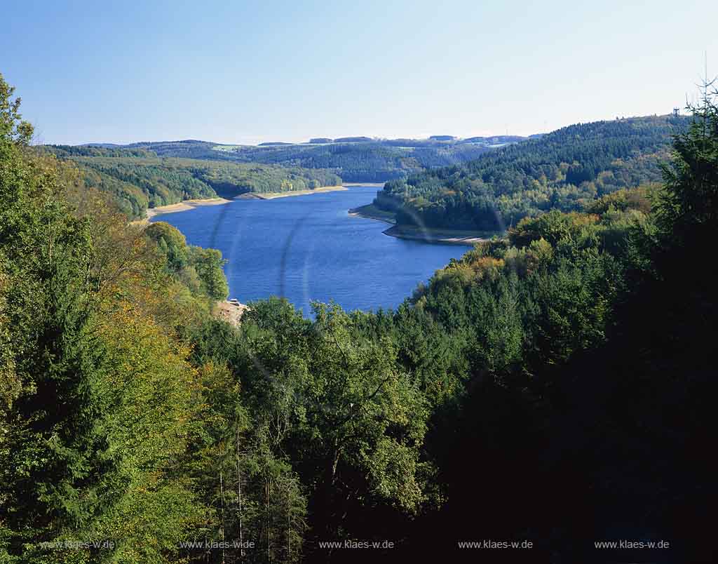 Wiehltalsperre, Reichshof, Gummersbach, Oberbergischer Kreis, Bergisches Land, Blick auf Talsperre und Landschaft 