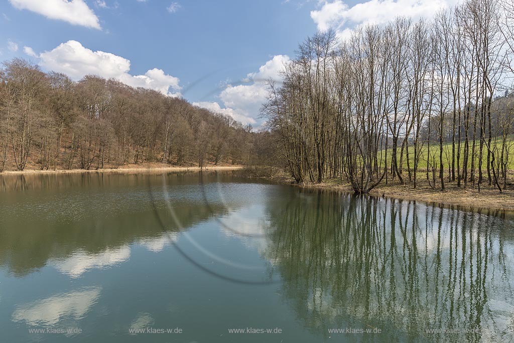 Wipperfuerth, Bever-Talsperre bei Hasenberg; Wipperfrth, Grosshoehfeld barrage Bevertalsperre near village Hasenberg.