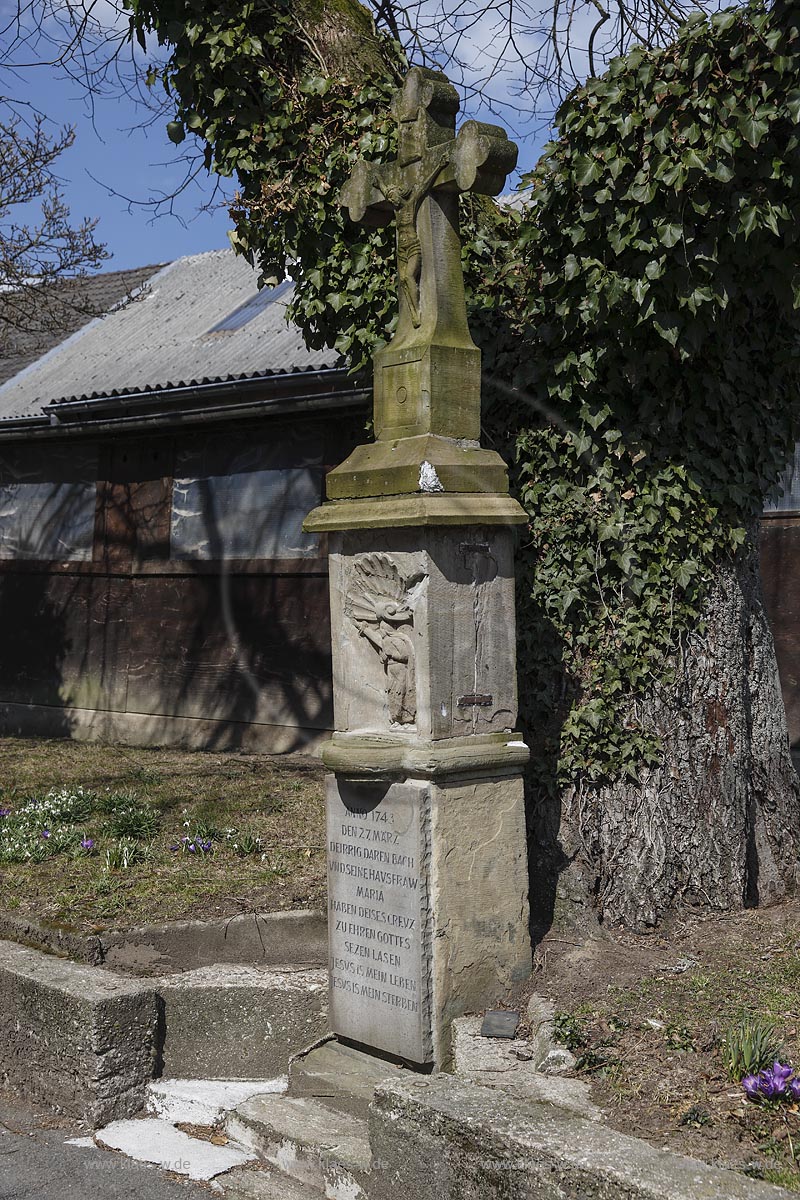 Wipperfuerth Hamboecken, Flurkreuz anno 1743; Wipperfuerth Hamboecken, wayside cross anno 1743.