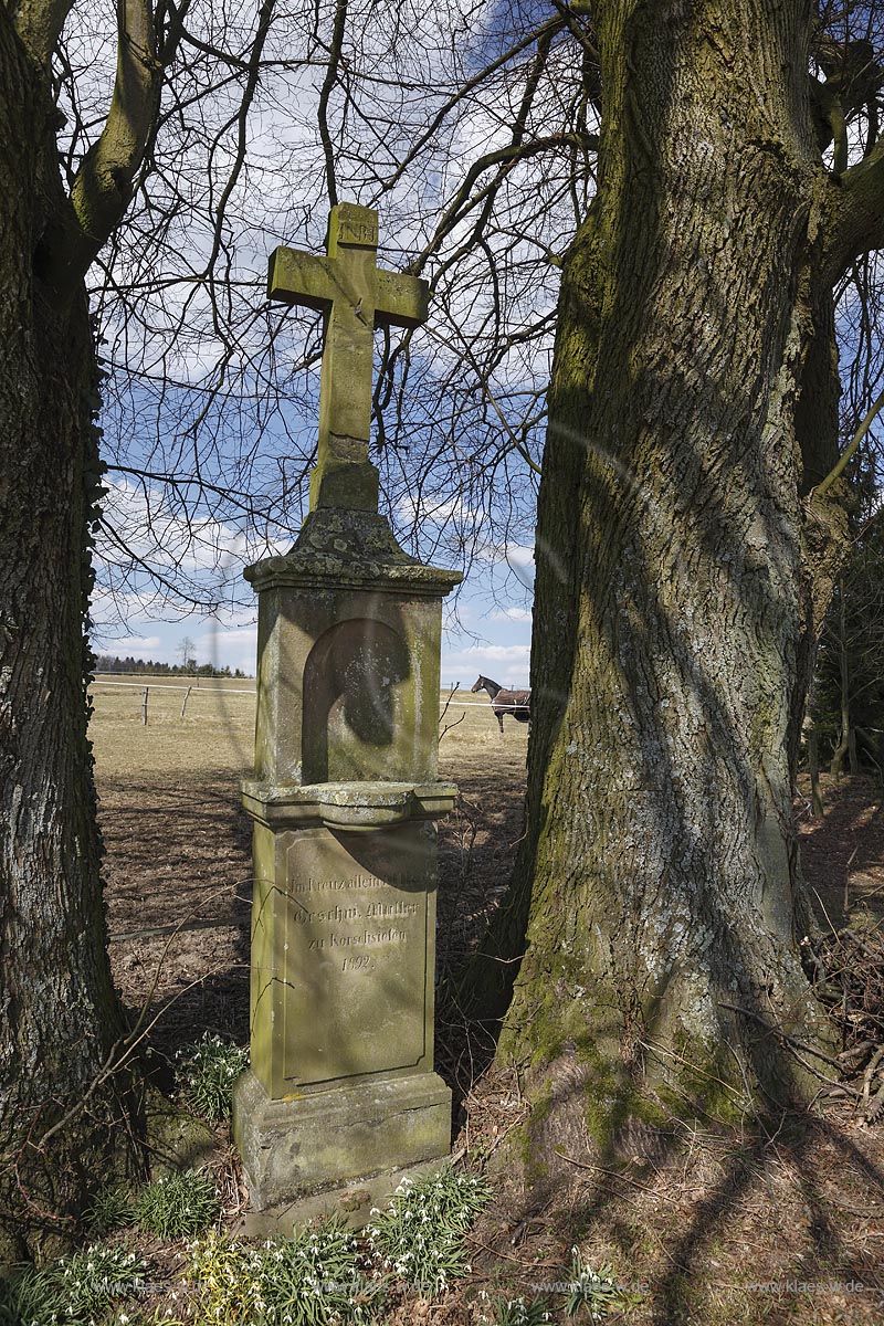 Wipperfuerth Hamboecken, Flurkreuz anno 1743; Wipperfuerth Hamboecken, wayside cross anno 1743.