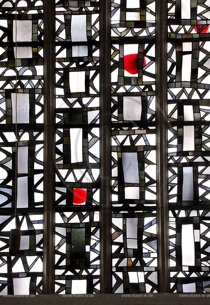 Wuelfrath  evangelische Stadtkirche Kirchenfenster Detail; Wuelfrath evangelic church windows