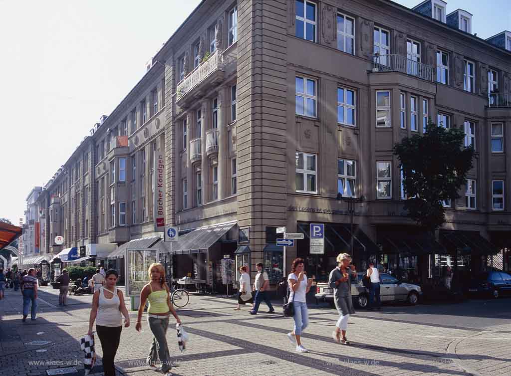 Barmen, Wuppertal, Regierungsbezirk Dsseldorf, Duesseldorf, Blick in Fussgnger, Fussgaengerzone auf Berns Haus