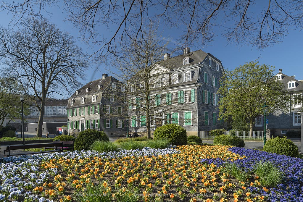 Wuppertal Barmen, historisches Zentrum mit Engelsgarten und  "Friedrich Engels Haus", linkes Gebaeude; Wuppertal Barmen, historical center, Engelspark and "Friedrich Engels Haus", left building.