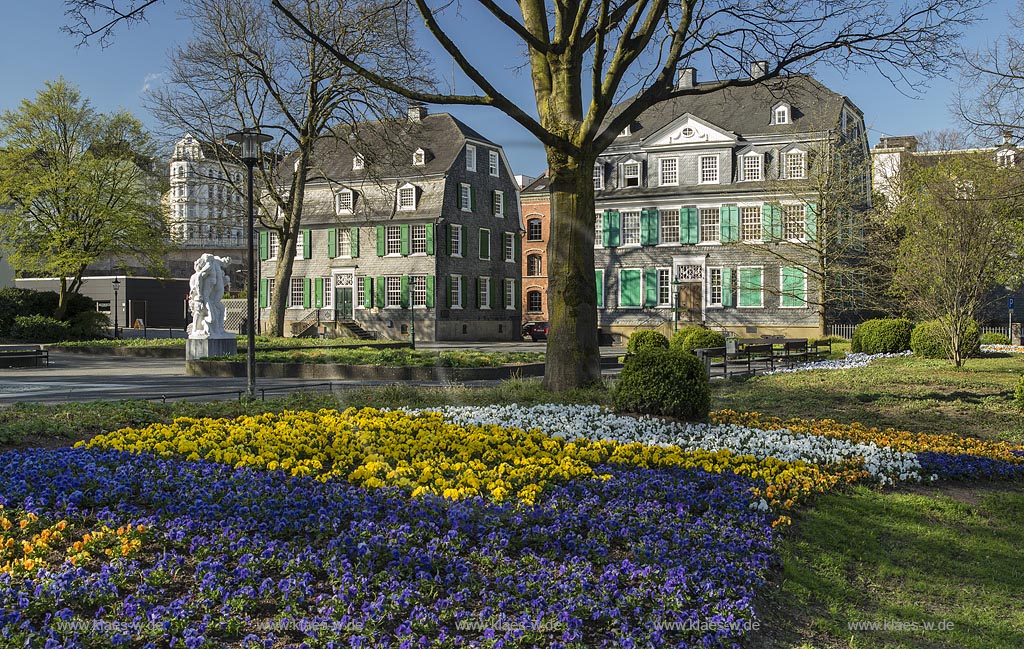 Wuppertal Barmen, historisches Zentrum mit Engelsgarten und  "Friedrich Engels Haus", linkes Gebaeude; Wuppertal Barmen, historical center, Engelspark and "Friedrich Engels Haus", left building.