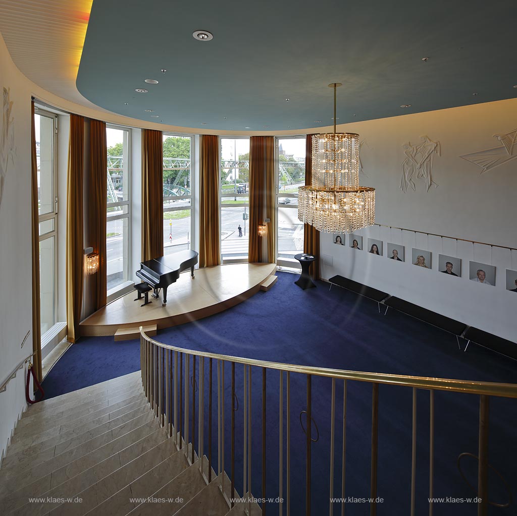 Wuppertal Barmen, Opernhaus Innenasnicht des Kronleuchter Foyer, Kronleuchterfoyer; Wuppertal Barmen, opera,  interior view.