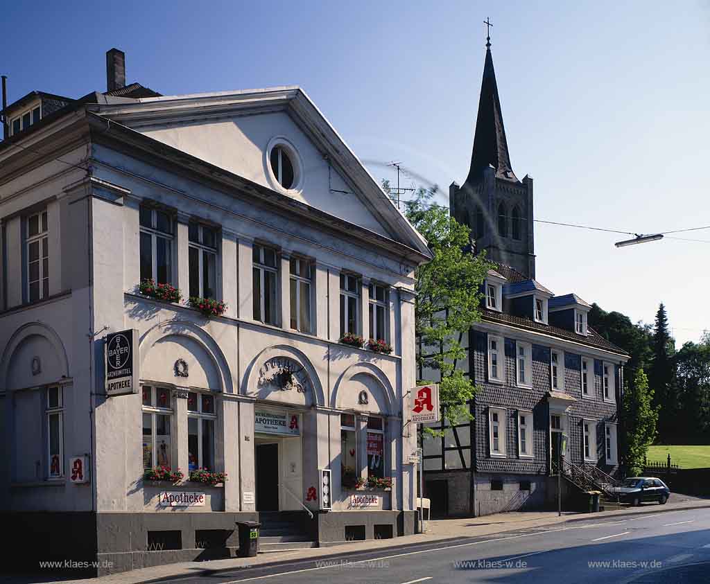 Barmen, Wichlinghausen, Wuppertal, Regierungsbezirk Dsseldorf, Duesseldorf, Blick auf verschiedene Gebaeude, Gebude mit Sicht zum Kirchturm