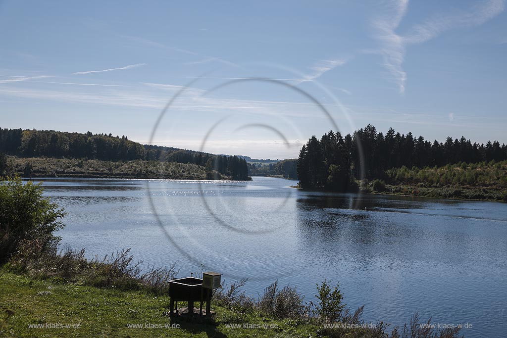 Wuppertal, Herbringhauser Talsperre, eine Trinkwassertalsperre, die 18981901 gebaut wurde, sie dient neben der Trinkwasserversorgung auch der Brauchwasserspeicherung und dem Hochwasserschutz fuer das obere Wuppergebiet; Wuppertal, barrage Herbringhauser Talsperre.