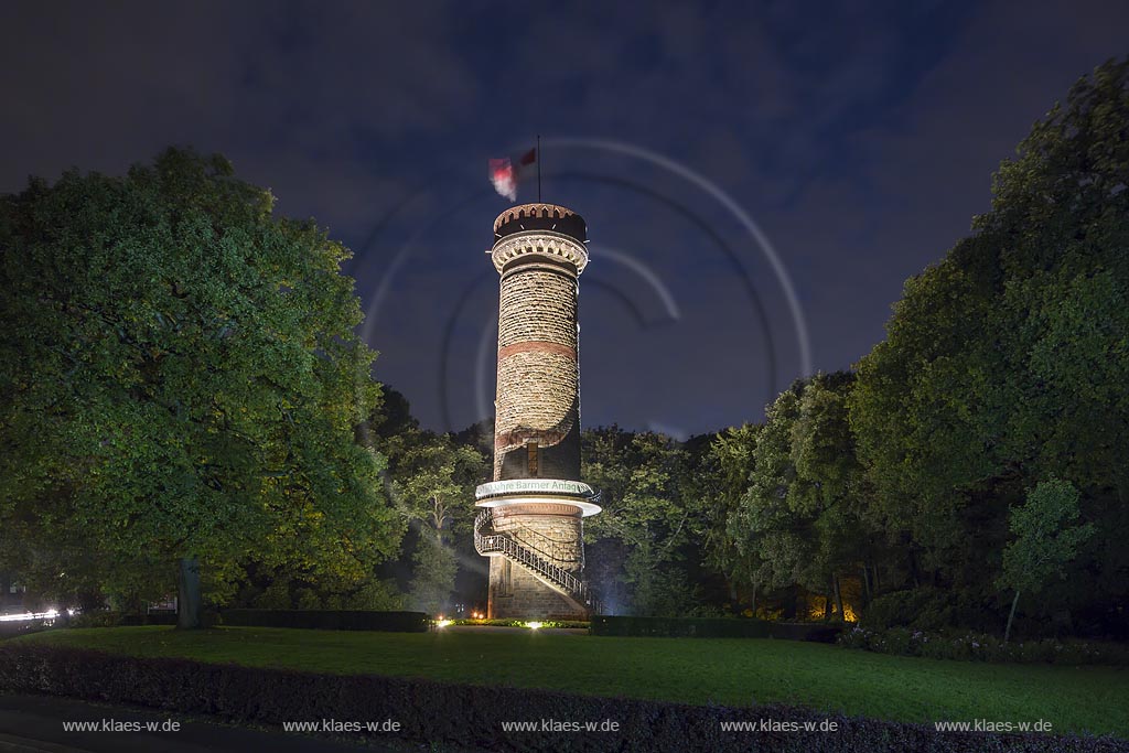 Wupertal-Barmen,  Toelletrum waehrend der Veranstaltung "Wuppertal 24 Stunden live" illuminiert; Wuppertal Barmen look out "Toelleturm" illuminated during event "Wuppertal 24 hours live".