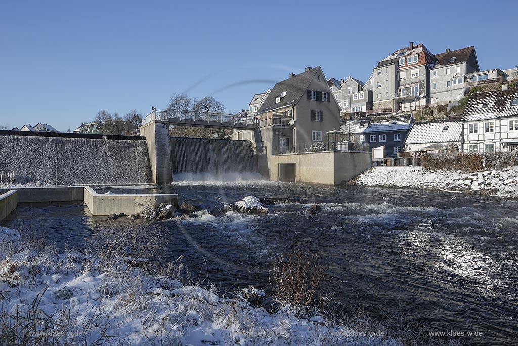 Wuppertal-Beyenburg, Beyenburger Stausee, Blick auf die Wehranlage, ein 13 m breites Wehr mit einem absenkbaren Segmentverschluss; Wuppertal-Beyenburg, Beyenburger barrier lake.