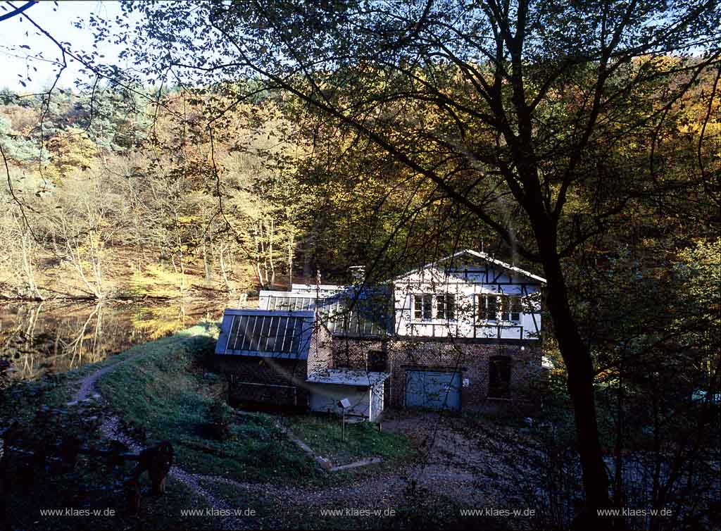 Cronenberg, Wuppertal, Regierungsbezirk Dsseldorf, Duesseldorf, Blick auf Manuelskotten, Kotten in Herbststimmung