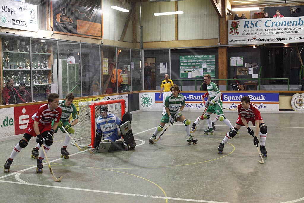 Wuppertal Cronenberg, Alfred-Henckels Halle Rolhockey Bundesligaspiel RSC Cronenberg - RESG Walsum, Wuppertal Cronenberg Rollhockey match RSC Cronenberg - ERSG Walsum, Alfred-Henckels hall