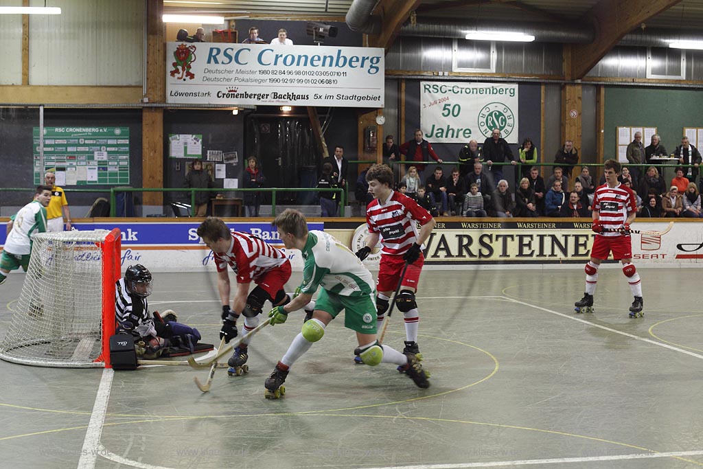 Wuppertal Cronenberg, Alfred-Henckels Halle Rolhockey Bundesligaspiel RSC Cronenberg - RESG Walsum, Wuppertal Cronenberg Rollhockey match RSC Cronenberg - ERSG Walsum, Alfred-Henckels hall