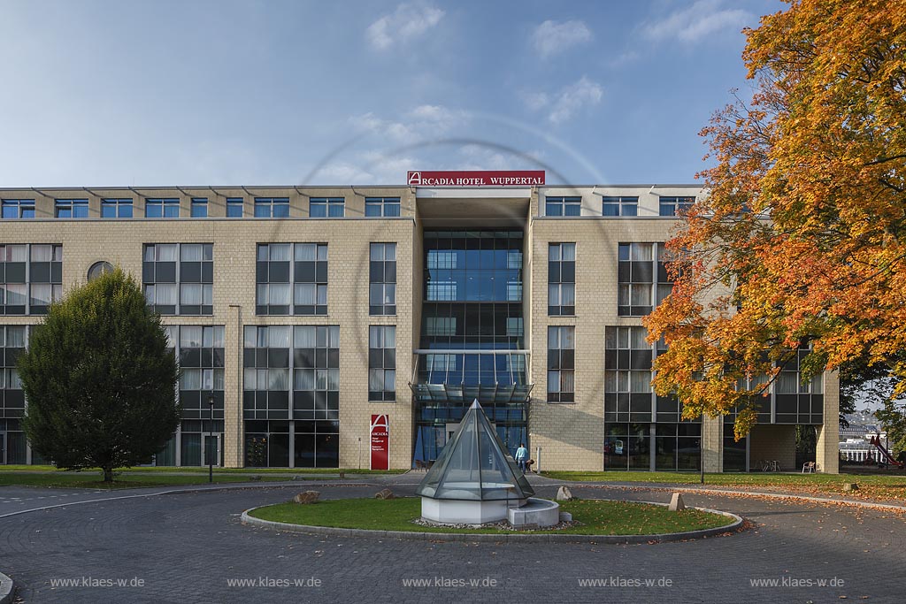 Wuppertal-Elberfeld, 4-Sterne-Hotel Arcadia Hotel; Wuppertal-Elberfeld, 4-star hotel Arcadia Hotel.