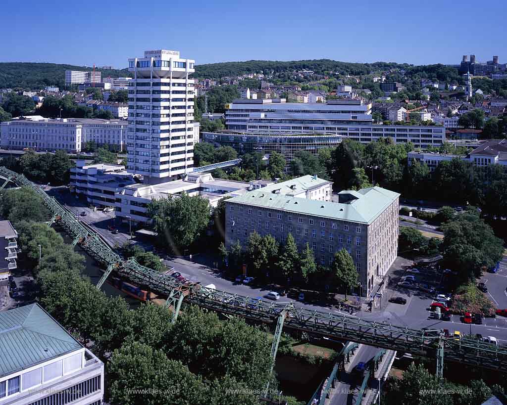 Elberfeld, Wuppertal, Regierungsbezirk Dsseldorf, Duesseldorf, Blick auf das Sparkassengebaeude, Sparkassengebude mit Sicht zur Stadt und Schwebebahn