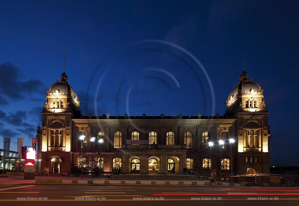 Wuppertal Elberfeld, Johannisberg die historische Stadthalle waehrend der blauen Stunde, illumiert, von innen und aussen beleuchtet waehrend einer Veranstaltung; Historism city hall of Wuppertal during blue hour