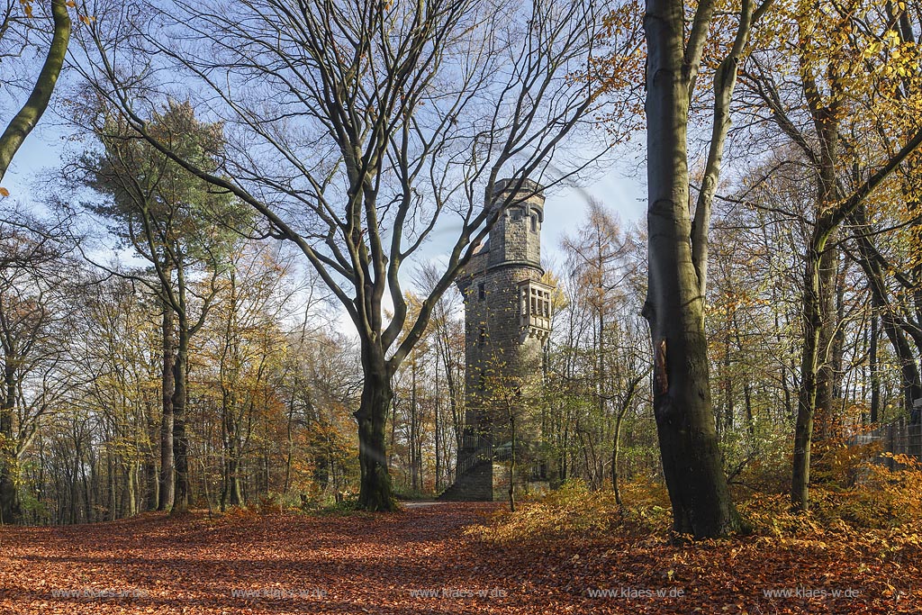 Wuppertal Elberfeld, Koenigshoehe mit Von-der-Heydt-Turm,  ein Aussichtsturm in 274 m Hoehe, der im Jahr 1892 aus Spenden des Elberfelder Bankiers "August Freiherr von der Heydt" errichtet und benannt wurde; Wuppertal Elberfeld, Koenigshoehe with tower Von-der-Heydt-Turm.