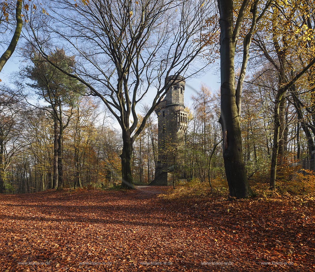 Wuppertal Elberfeld, Koenigshoehe mit Von-der-Heydt-Turm,  ein Aussichtsturm in 274 m Hoehe, der im Jahr 1892 aus Spenden des Elberfelder Bankiers "August Freiherr von der Heydt" errichtet und benannt wurde; Wuppertal Elberfeld, Koenigshoehe with tower Von-der-Heydt-Turm.