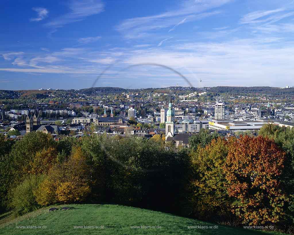 Elberfeld, Wuppertal, Regierungsbezirk Dsseldorf, Duesseldorf, Panoramablick auf die Stadt im Fruehherbst, Frhherbst